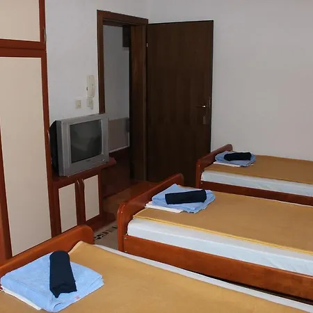 Apartment Elbini *